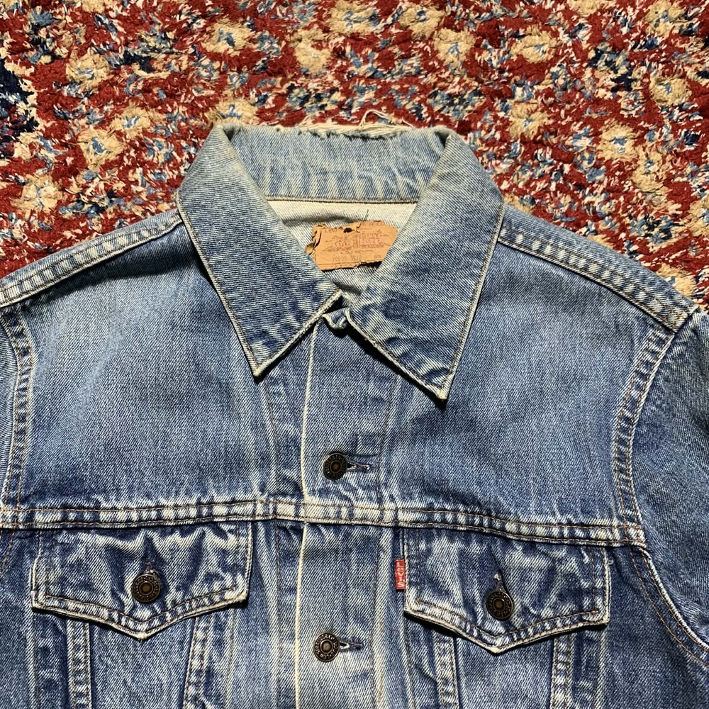 Vintage 80s Levi's Light Blue Denim Jacket - Picture 9 of 9